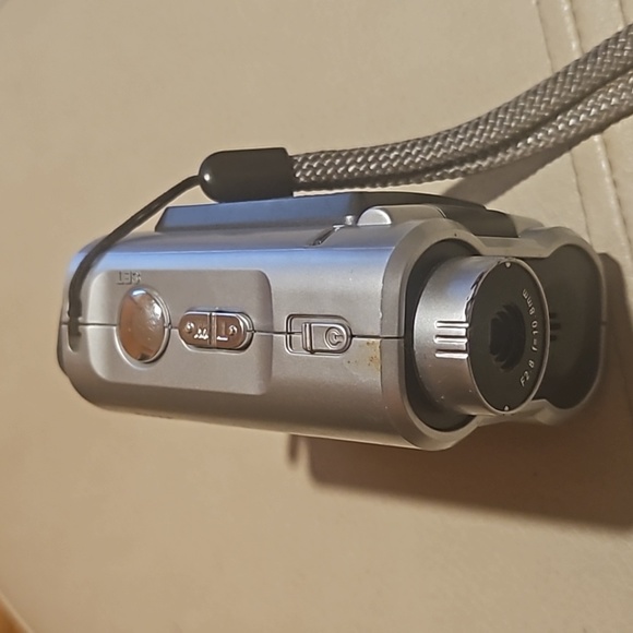 Video Camera - Picture 2 of 3